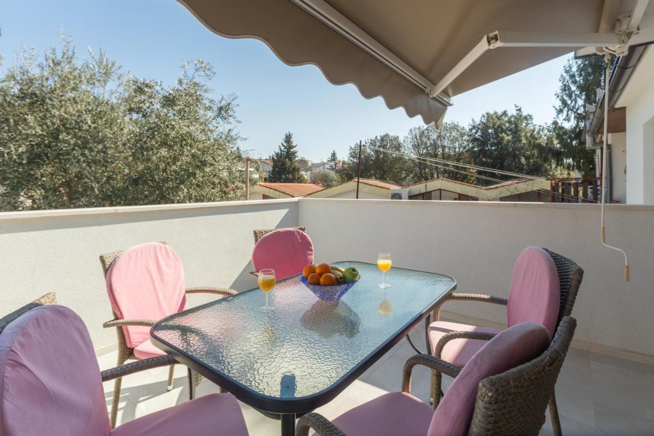 Alex Deluxe Apartments On Beach Пореч Экстерьер фото