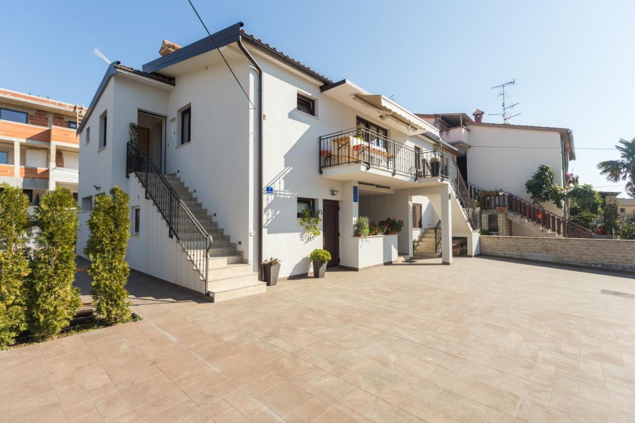 Alex Deluxe Apartments On Beach Пореч Экстерьер фото