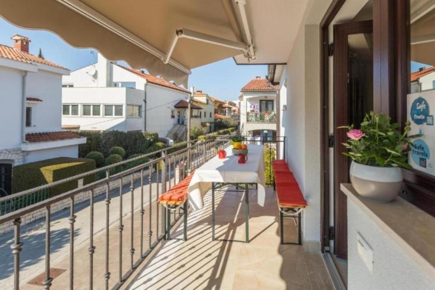 Alex Deluxe Apartments On Beach Пореч Экстерьер фото